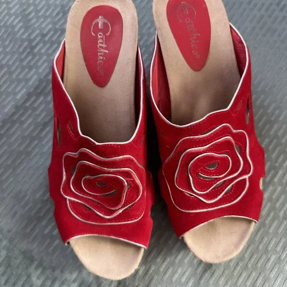 EARTHIES Tropez Suede FLOWER Wedge MULES Size 9 - Picture 2 of 5